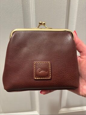 NWOT Dooney & Bourke Florentine Frame Pouch in Chesnut